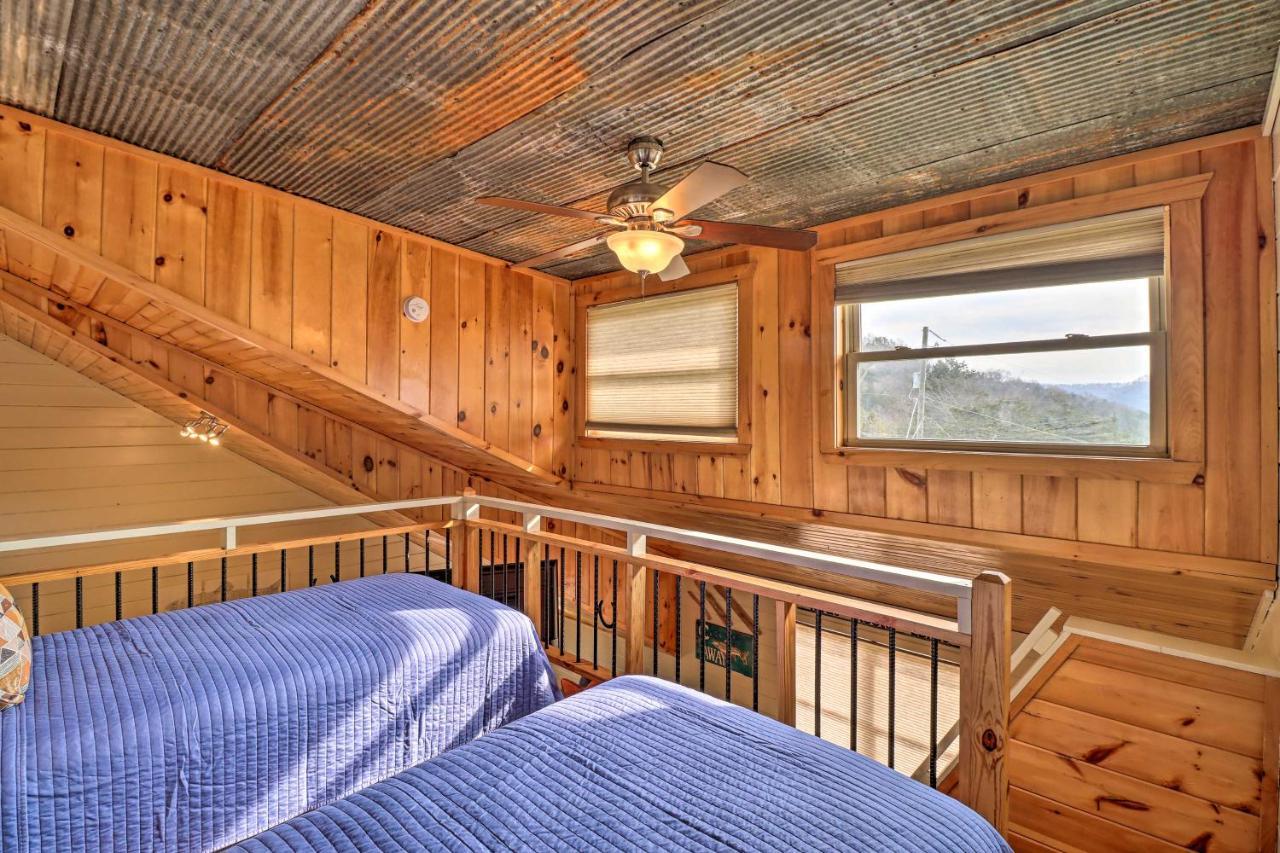 Pet-Friendly Studio With Loft And Mountain Views! Bagian luar foto